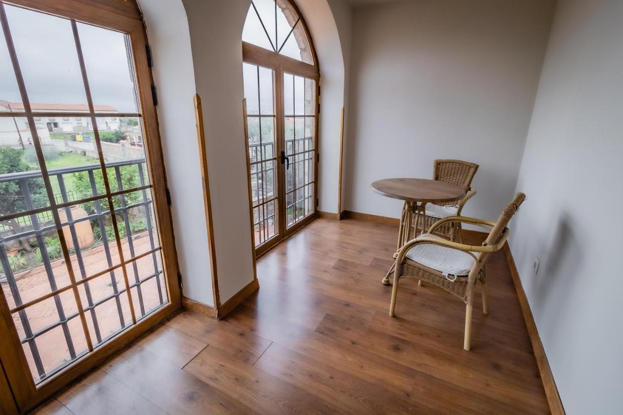 Hotel Rural El Labriego By Vivere Stays Plasenzuela ภายนอก รูปภาพ