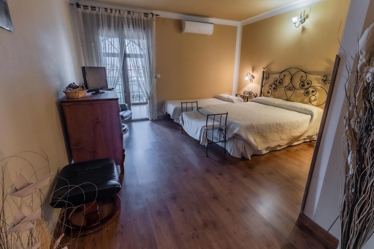 Hotel Rural El Labriego By Vivere Stays Plasenzuela ภายนอก รูปภาพ