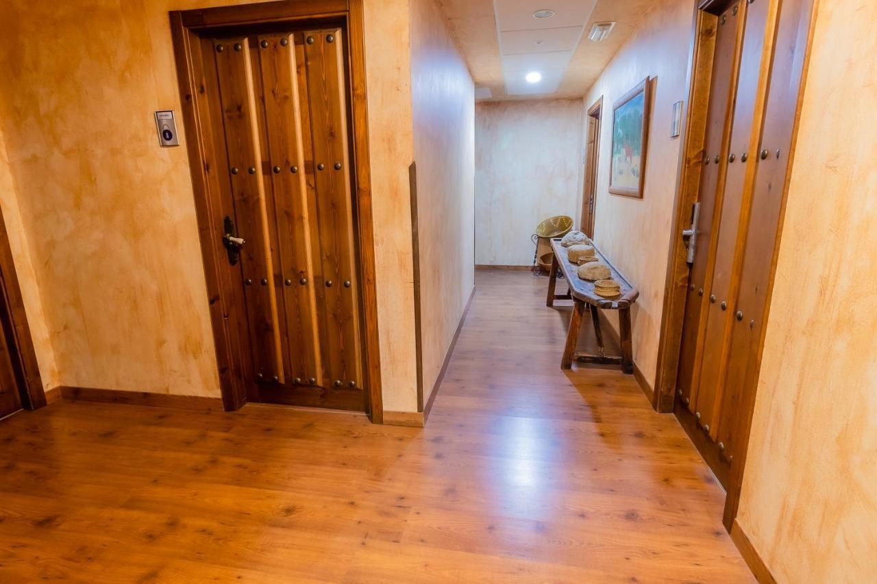 Hotel Rural El Labriego By Vivere Stays Plasenzuela ภายนอก รูปภาพ