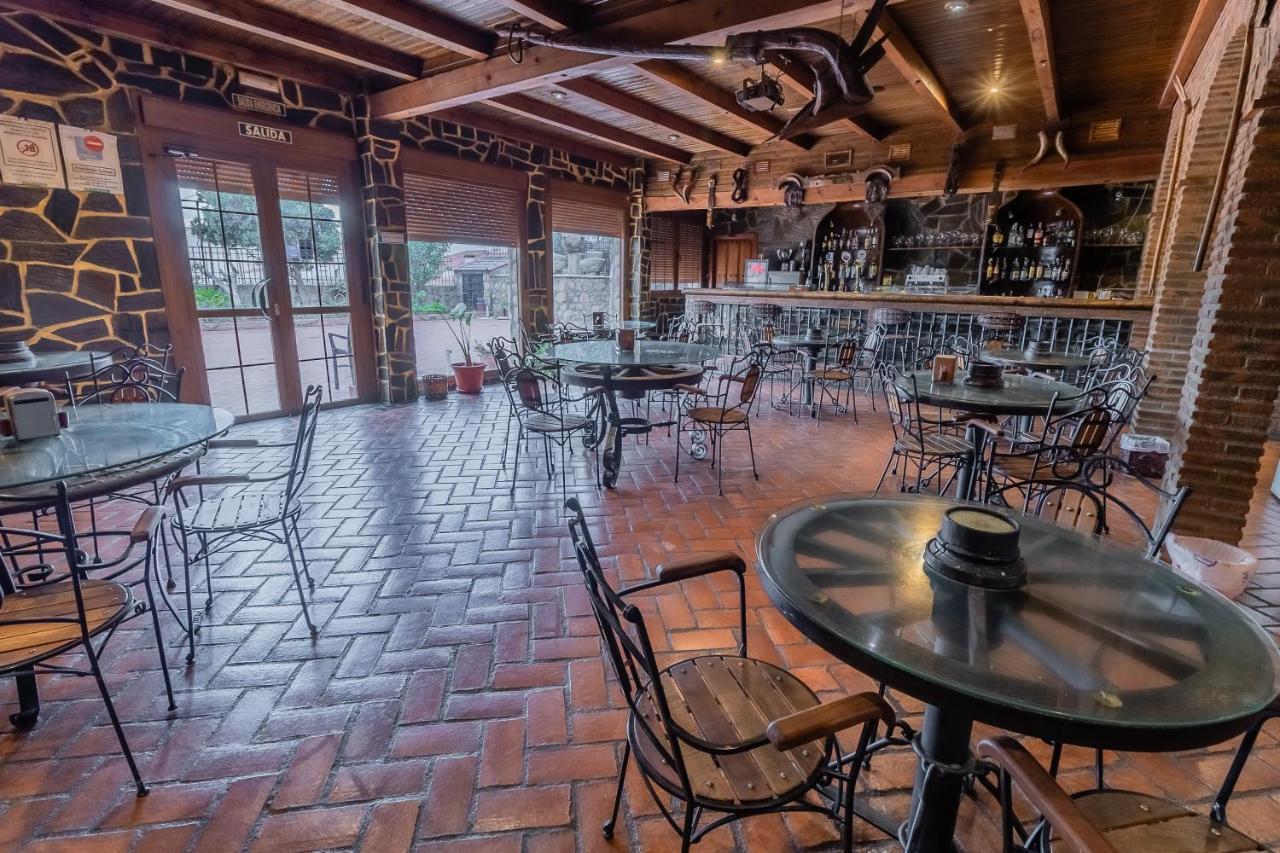 Hotel Rural El Labriego By Vivere Stays Plasenzuela ภายนอก รูปภาพ