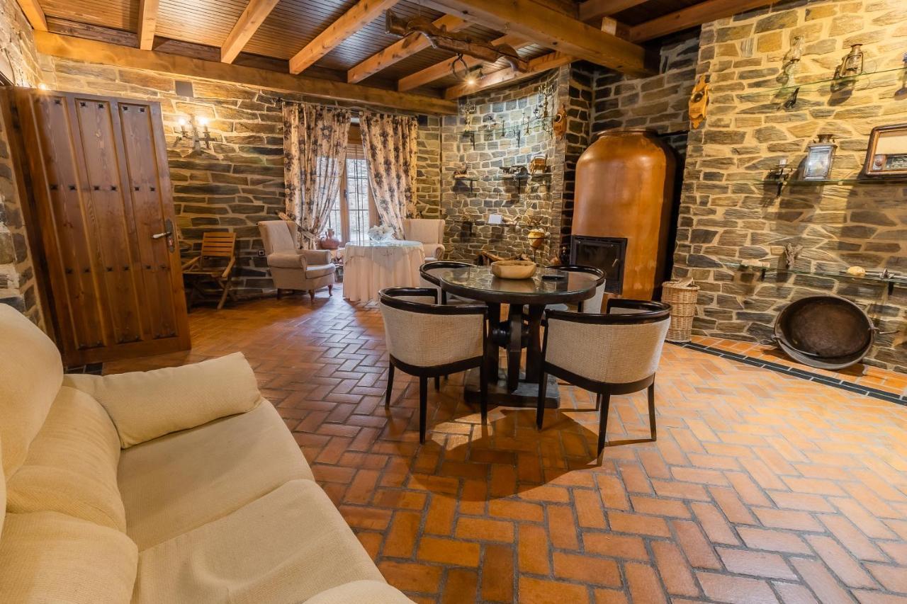 Hotel Rural El Labriego By Vivere Stays Plasenzuela ภายนอก รูปภาพ