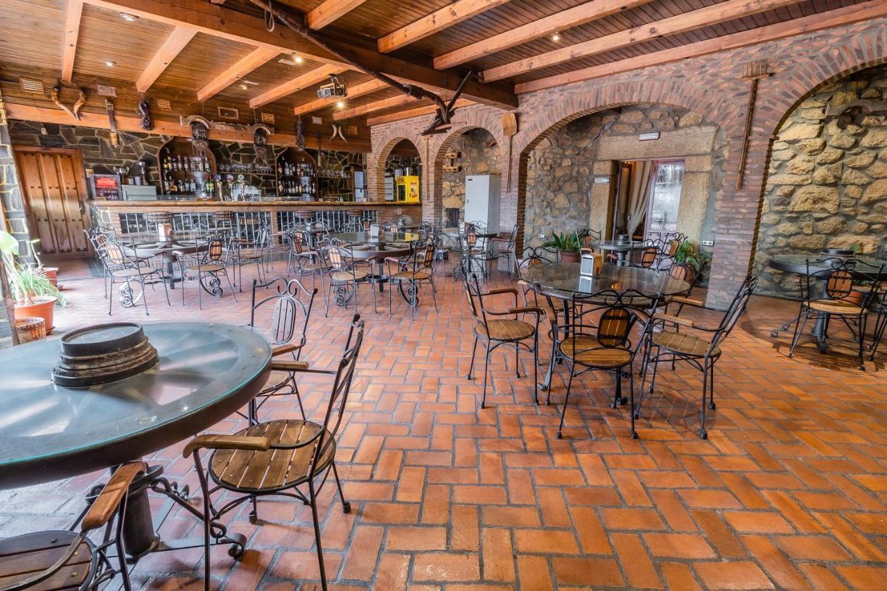 Hotel Rural El Labriego By Vivere Stays Plasenzuela ภายนอก รูปภาพ